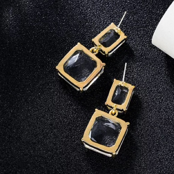 Square crystal clear drop earrings NEW - Picture 6 of 6
